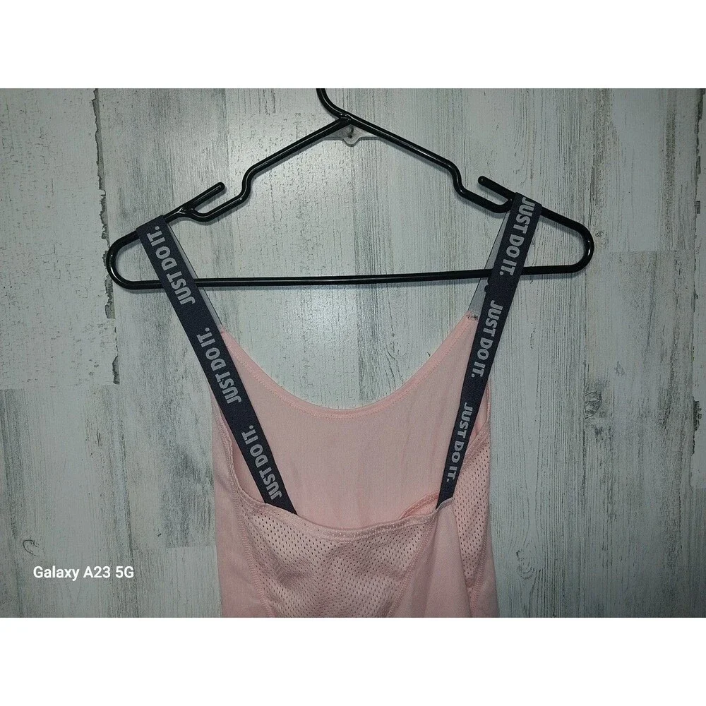 Nike Peach Women's Dry Performance Athletic Training Tank  Size Medium
